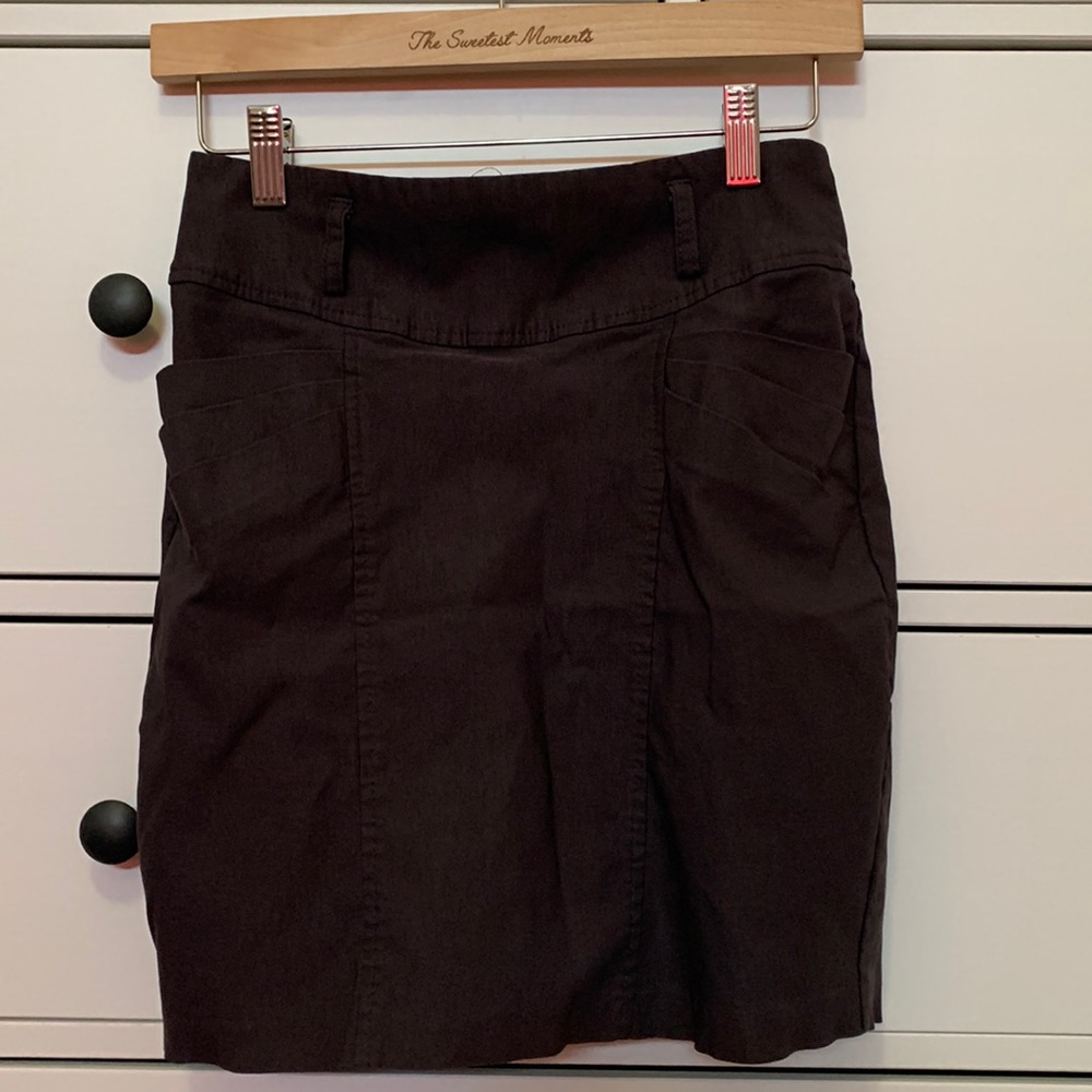 Short Grey Skirt w/ Back Zipper & Front Pockets